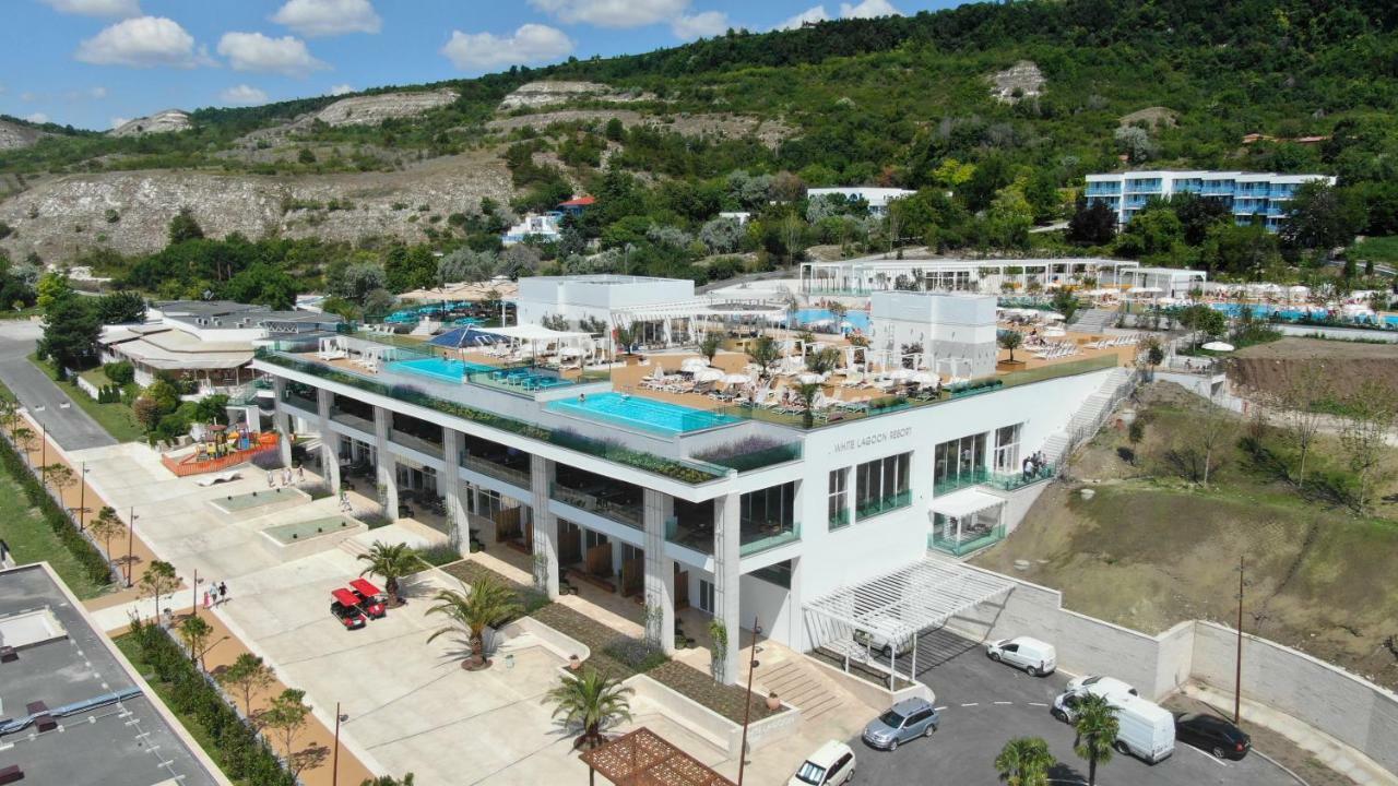White Lagoon Resort Kavarna Exterior photo